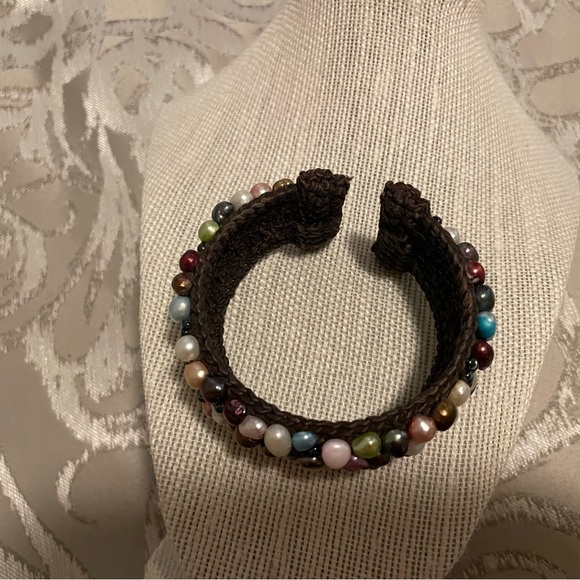 Handcrafted cuff bracelet with multi colored pearl-like beads - Picture 2 of 6